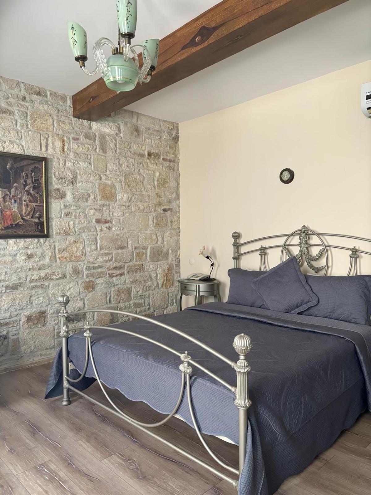 Griffon Hotel Yenifoca Exterior photo